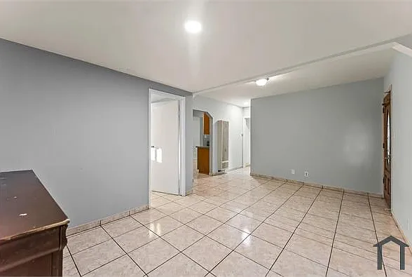 6297 N Orizaba Ave — Photo 5