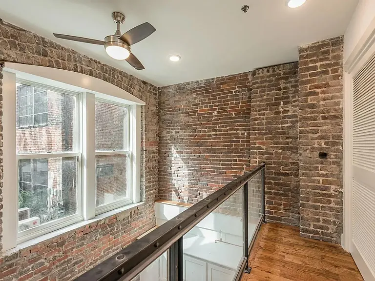 300 W Jackson Ave — Photo 7
