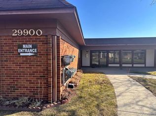 29900 Grand Oaks Dr APT 5, Warren, MI 48092
