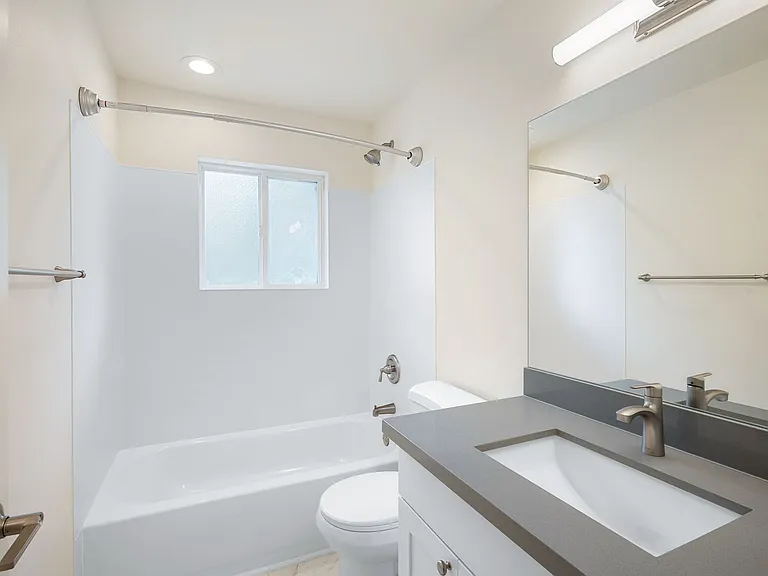 Bel Air Apartments — Photo 11