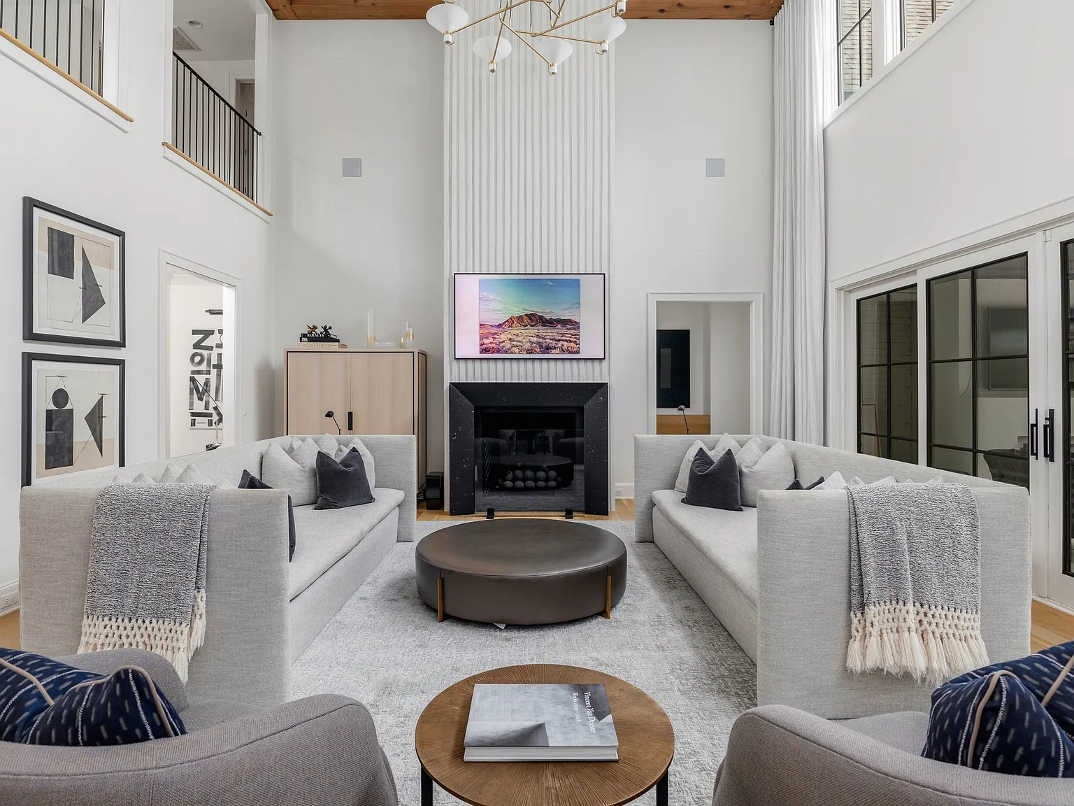 5 bed, 6623 sqft, $30,000 — Photo 4
