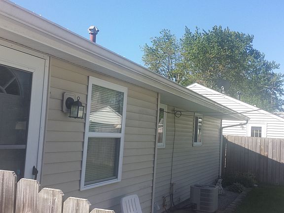 3rd image of 246 Fellows Ave