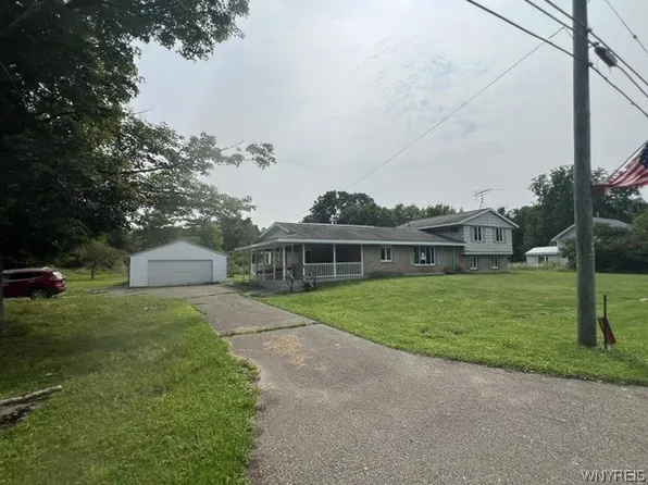 11795 Main St, Perrysburg, NY 14129