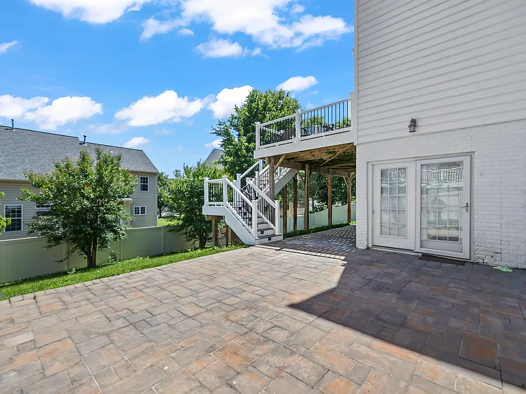 5619 Websters Way — Photo 11