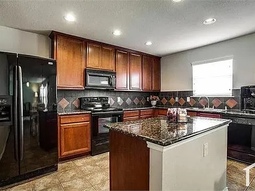 1601 Lionheart Dr — Photo 11