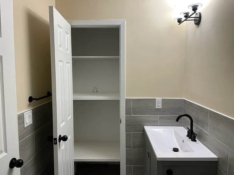7 Locust Ave #1 — Photo 14