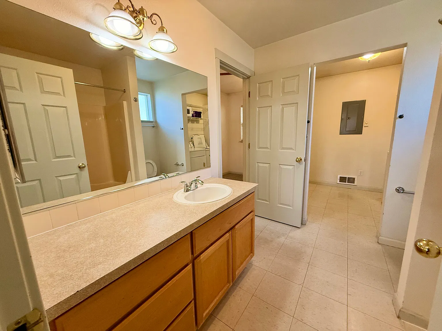 1 bed, 622 sqft, $1,500 — Photo 4