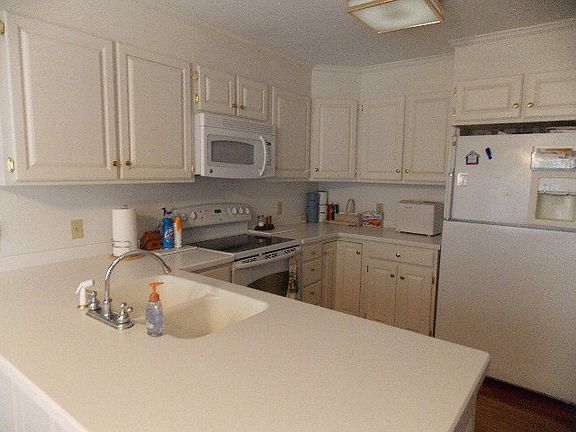3rd image of 908 Coffey Ave
