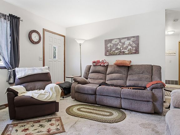 4th image of 3201 Lotus Street