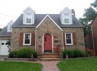 25 Gloucester Ave, Mount Ephraim, NJ 08059