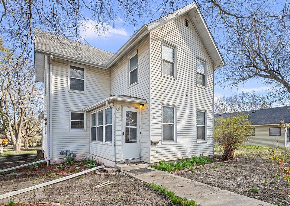 1st image of 402 E Pleasant St