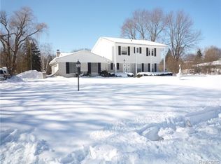 30295 Leemoor St, Beverly Hills, MI 48025