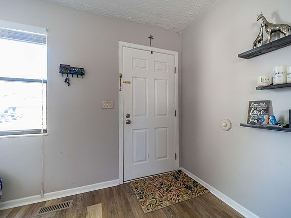3rd image of 4855 Driffield Ct