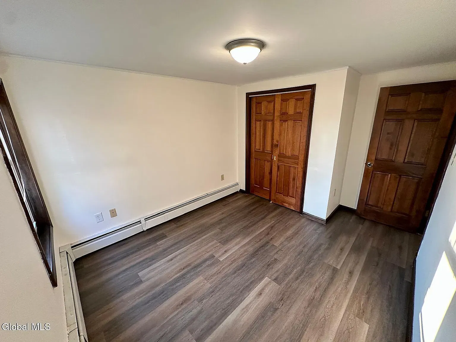 3 bed, 1.5 bath, $2,500 — Photo 2