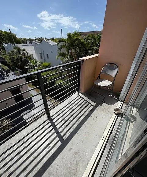 365 NE 125th St #302 — Photo 9