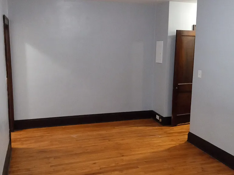 Belle Apartments — Photo 8