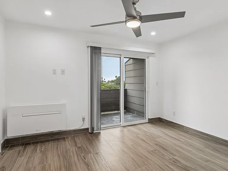 Renovated Oceanside Apartment Homes-MOVE IN PROMOTION! — Photo 20