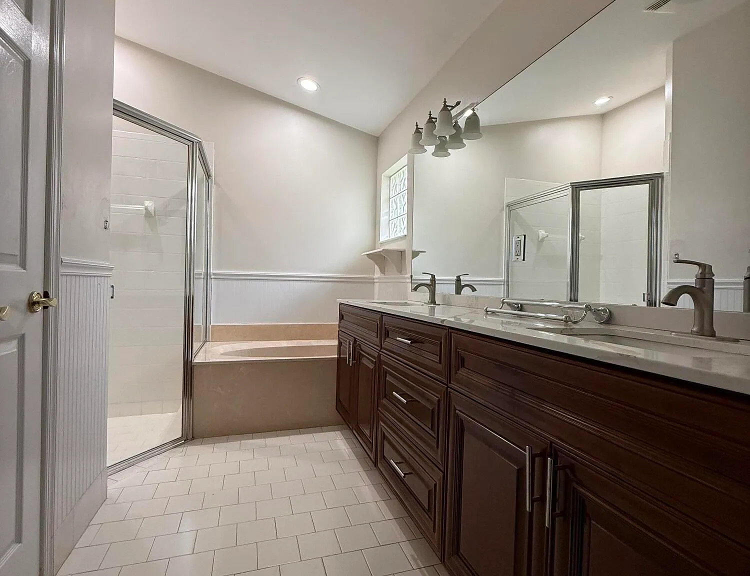3 bed, 2.0 bath, 1792 sqft, $3,800 — Photo 4