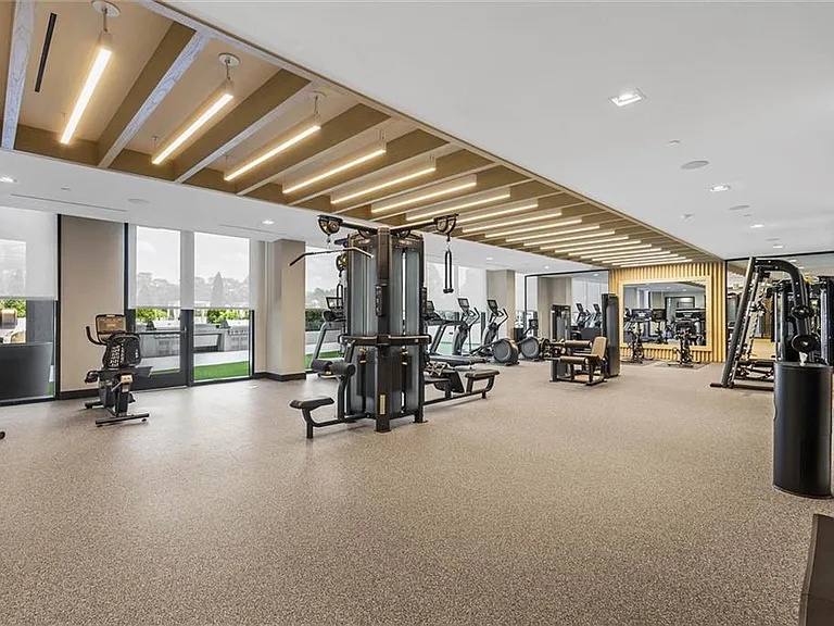 2425 Peachtree Rd NE #503 — Photo 30