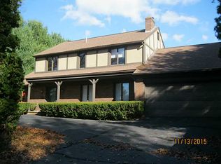16 Mystery Farms Dr, Cranston, RI 02921