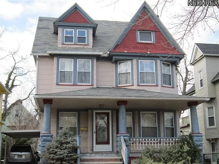 1442 E 109th St photo 1