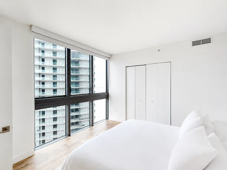 650 NE 32nd St #4507 — Photo 8