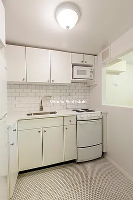 Rented by Mirador Real Estate | media 22