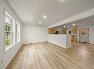 607 E 11th St, Rolla, MO 65401