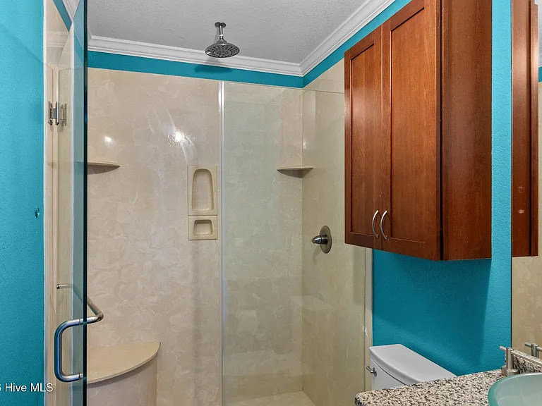 8711 Plantation Dr #302 — Photo 40