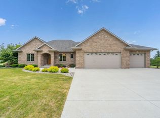 W2869 Autumn Blaze Trl, Seymour, WI 54165