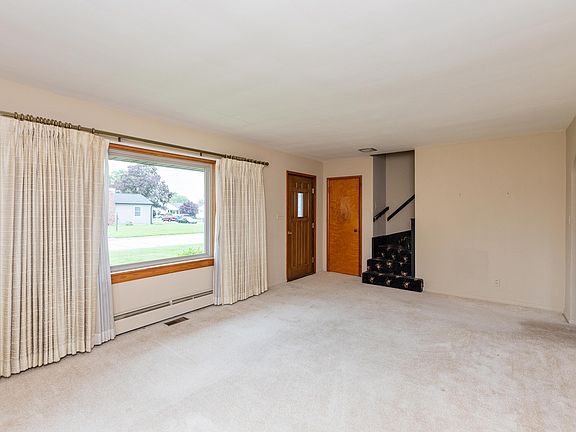 4th image of 1305 Gaiser Dr