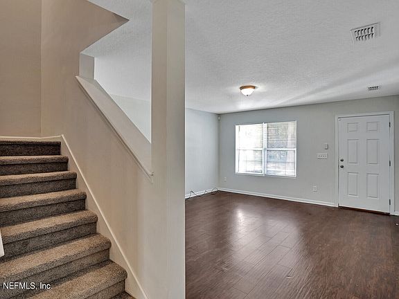 4th image of 8442 Cocoa Ave