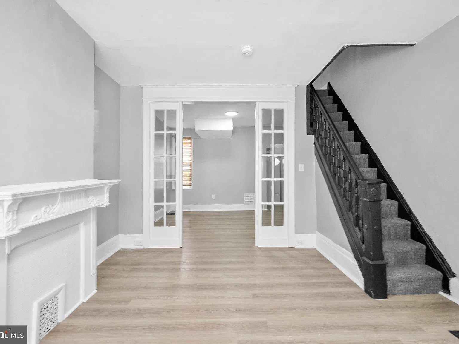 3 bed, 1.0 bath, 1120 sqft, $1,450 — Photo 3