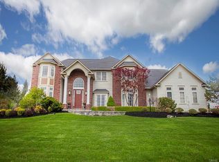 6207 Rossiter Rd, Jamesville, NY 13078