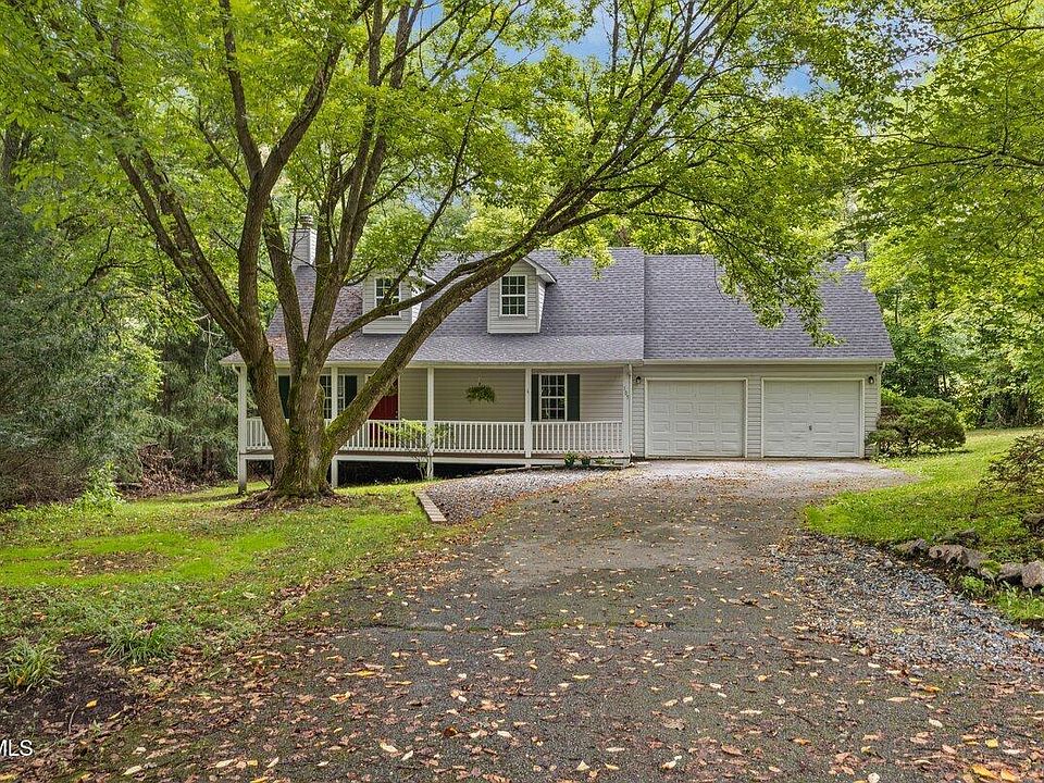 1st image of 105 Beech Ln