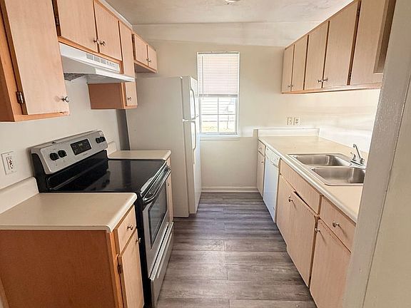 3rd image of 2285 Hartsfield Rd #2