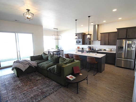 5th image of 840 Rupp Ave