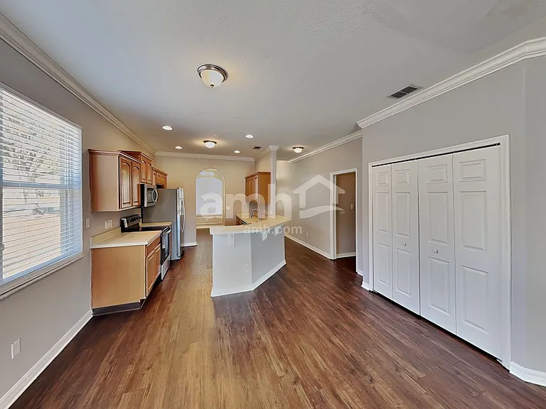 1560 Mountclair Ct — Photo 6