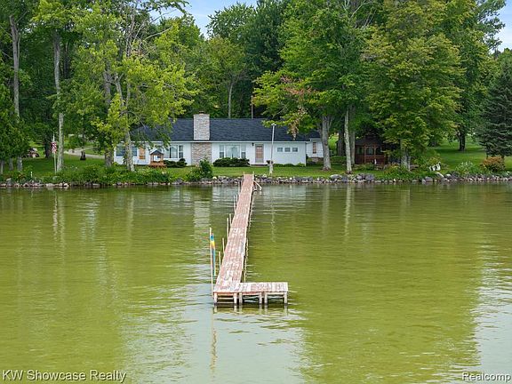 4th image of 3230 W Burt Lake Rd