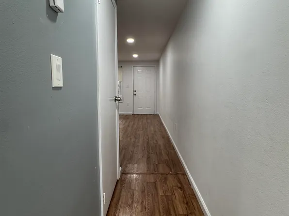 375 Whiton Street image 5 of 20