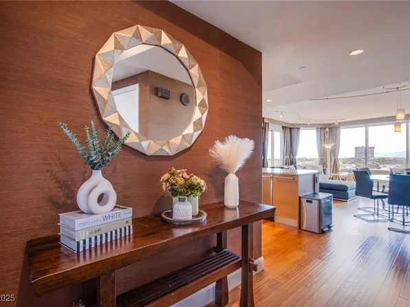 322 Karen Ave Unit 802, Las Vegas, NV 89109