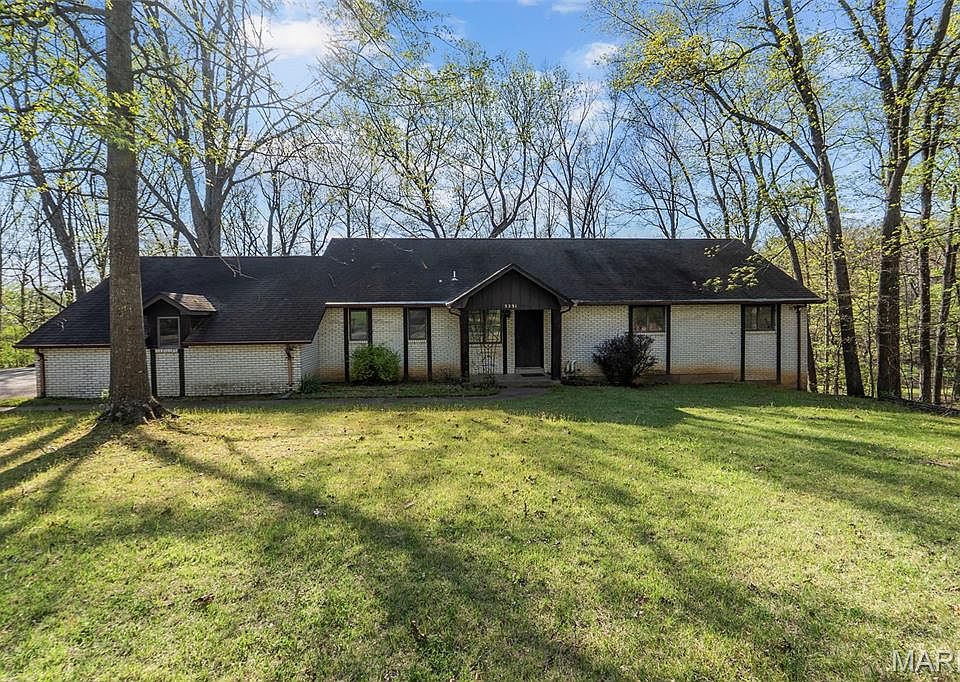 1st image of 3231 Lakewood Dr