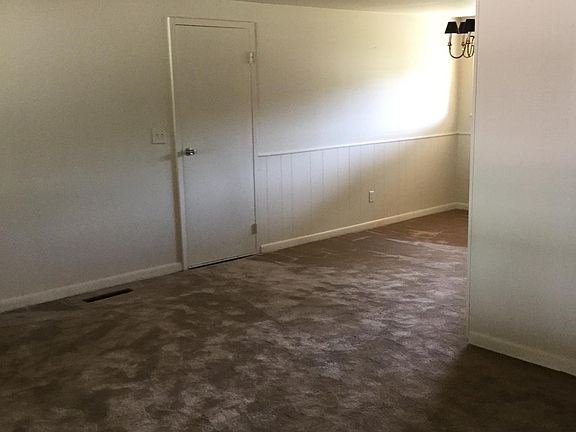 2nd image of 2570 Cluster Ave