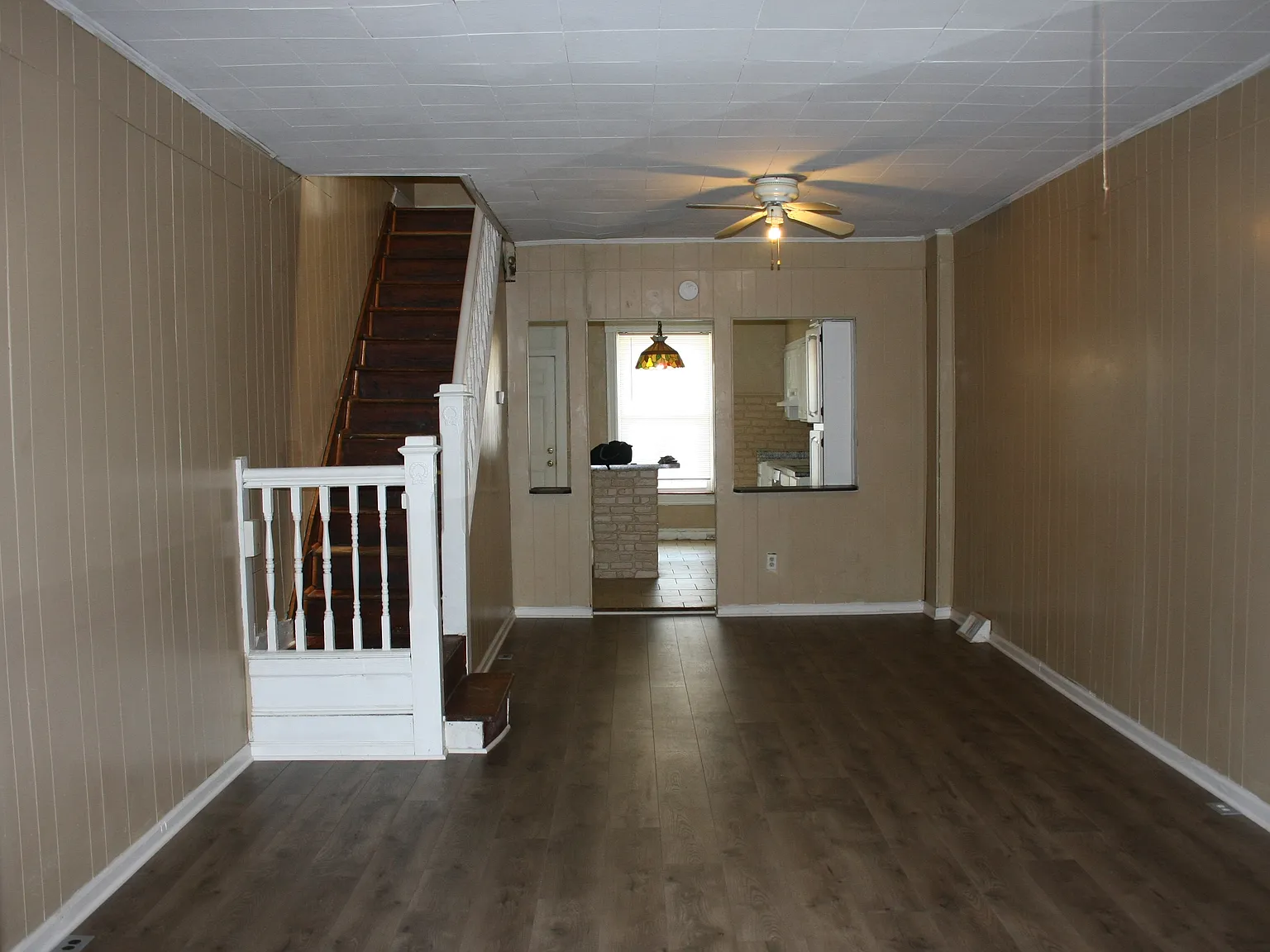 3 bed, 1200 sqft, $1,250 — Photo 3