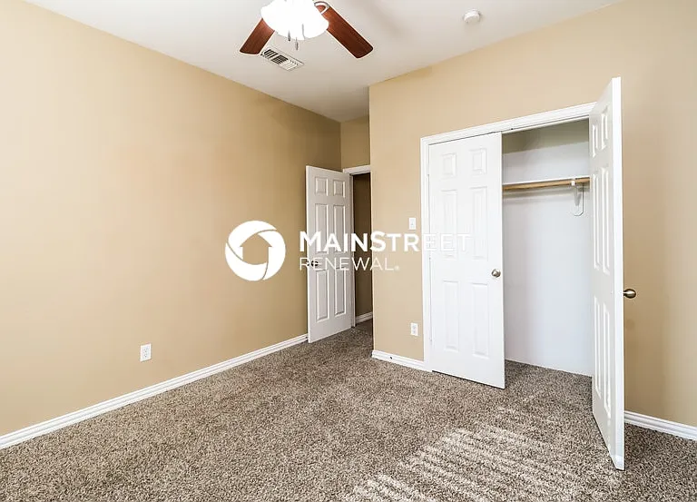216 Kennedy Ct — Photo 9