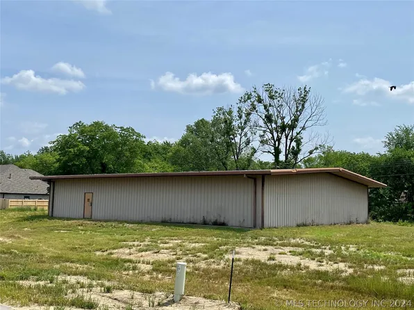 4 Phillips St, Skiatook, OK 74070