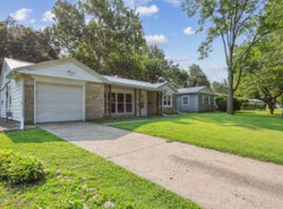 912 N Linview Ave, Urbana, IL 61801