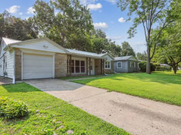 912 N Linview Ave, Urbana, IL 61801