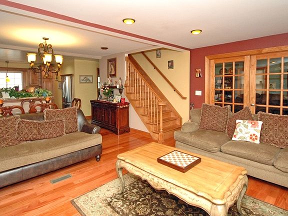 2nd image of 181 Sandford Ave