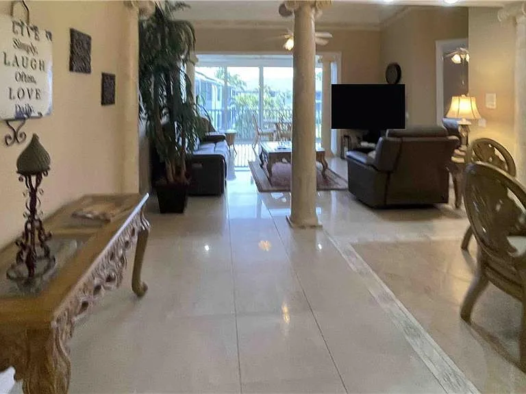 837 Sailaway Ln #202 — Photo 6